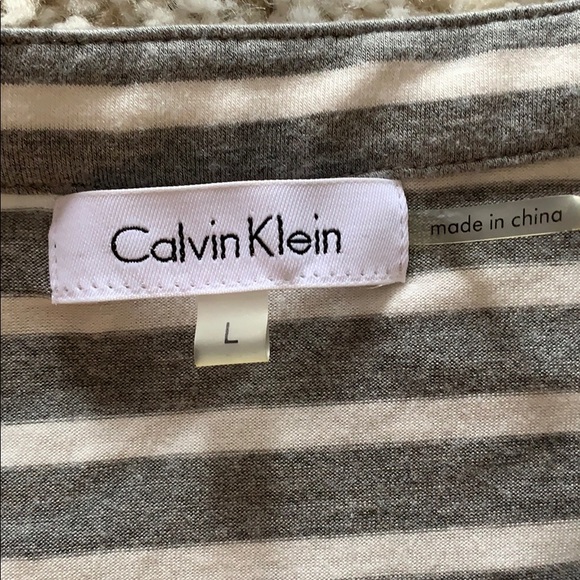 Calvin Klein 3/4 Sleeve Top - Picture 3 of 4